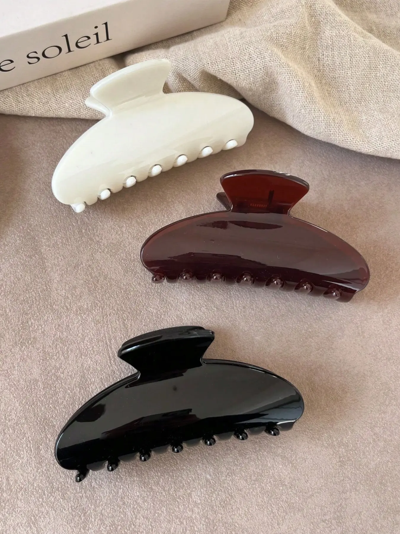 3-Piece 9cm Large Lightweight Hair Claw Set, Solid Color Claw Clips for Women