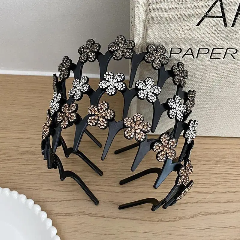 Elegant Wavy Headband for Women Non-Slip Butterfly Crystal